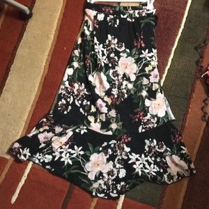Zara XS floral skirt